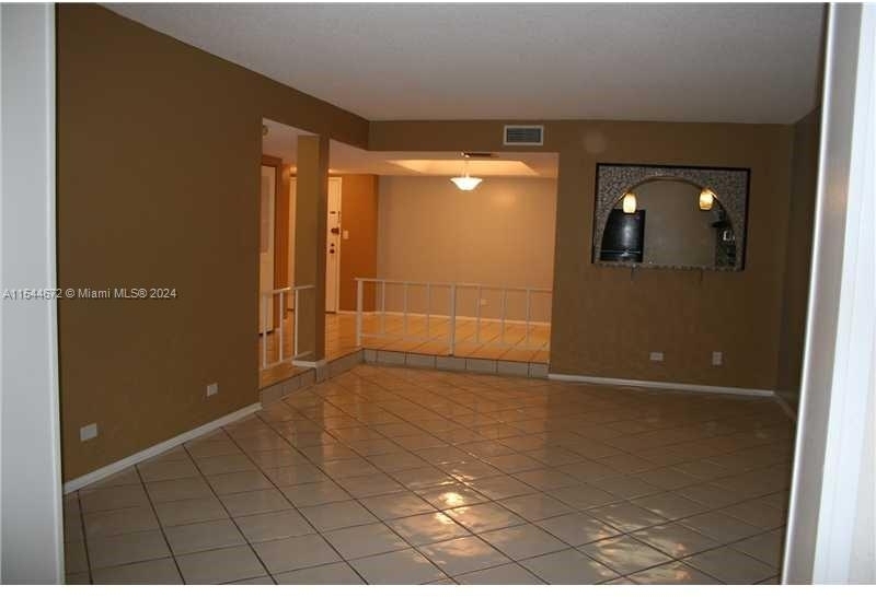 3710 Inverrary Dr - Photo 2