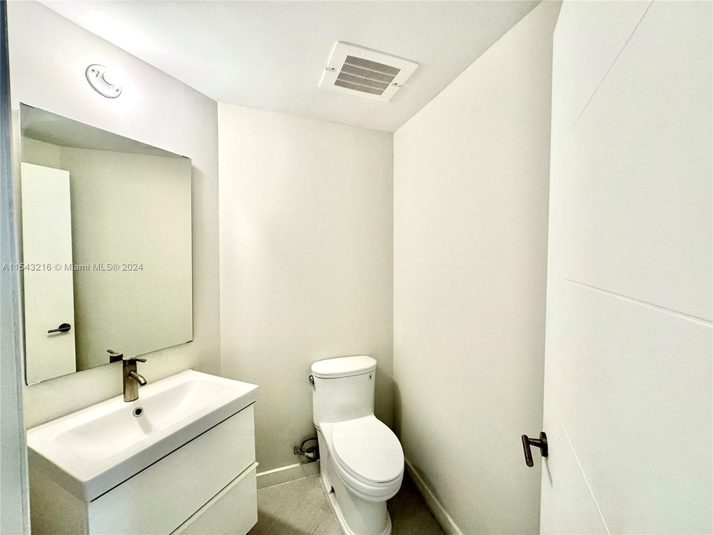 1010 Sw 2nd Ave - Photo 28