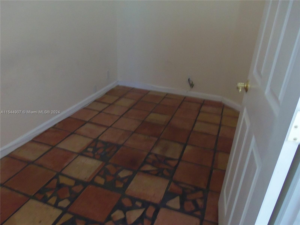 773 Crystal Lake Dr - Photo 6