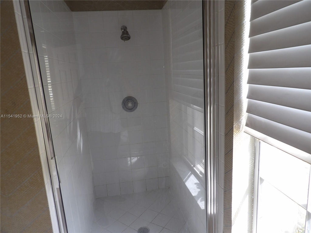 5614 Nw 104th Ct - Photo 38