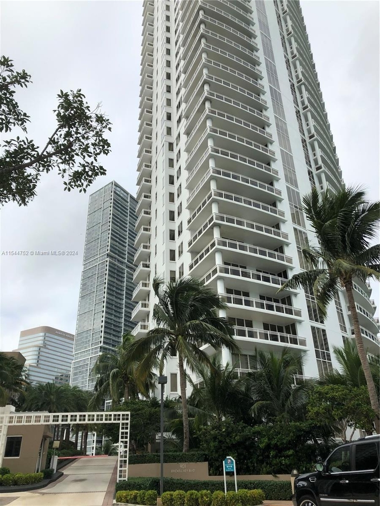 901 Brickell Key Blvd - Photo 14