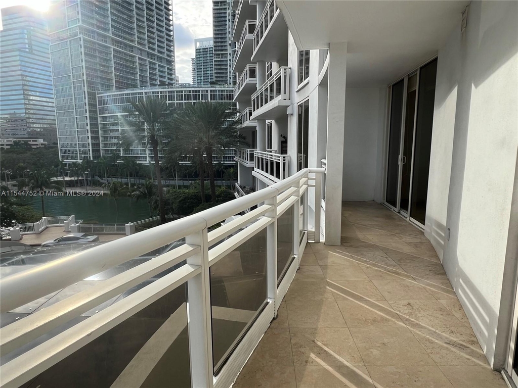 901 Brickell Key Blvd - Photo 4