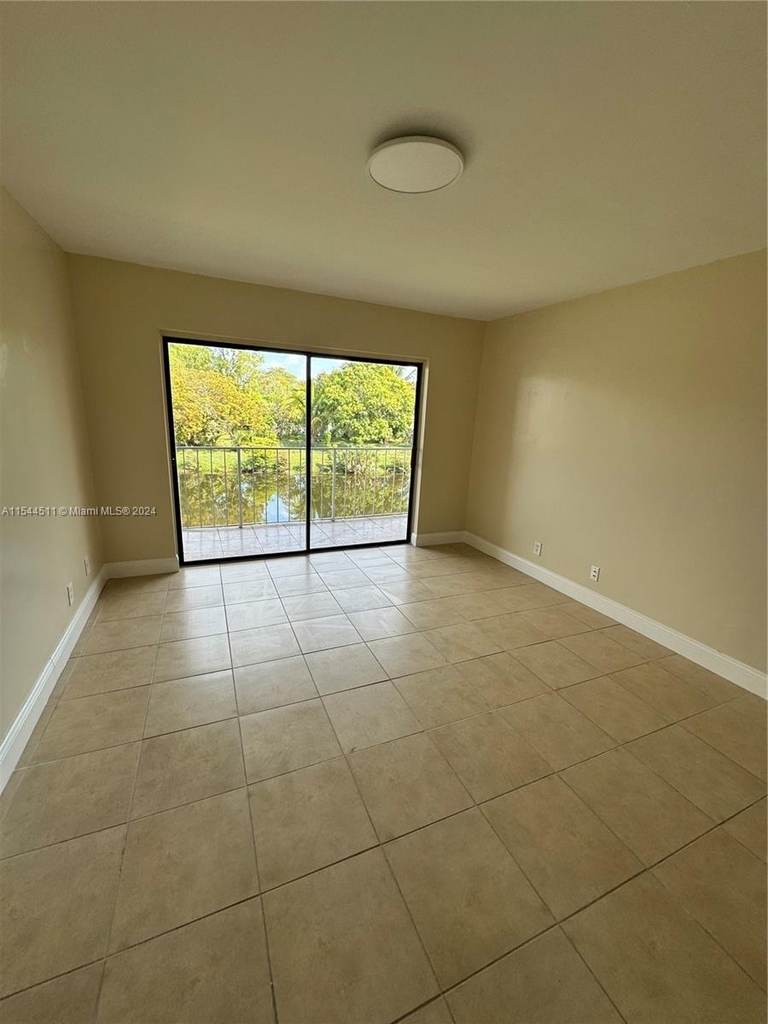 3167 Coral Springs Dr - Photo 26