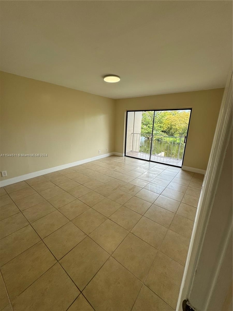 3167 Coral Springs Dr - Photo 18