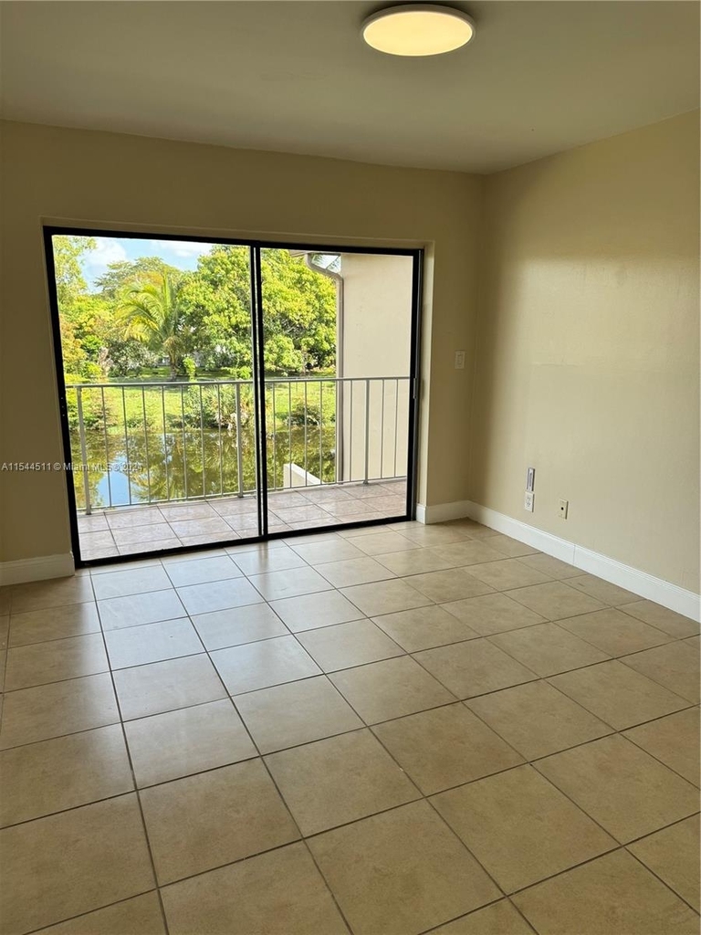 3167 Coral Springs Dr - Photo 16