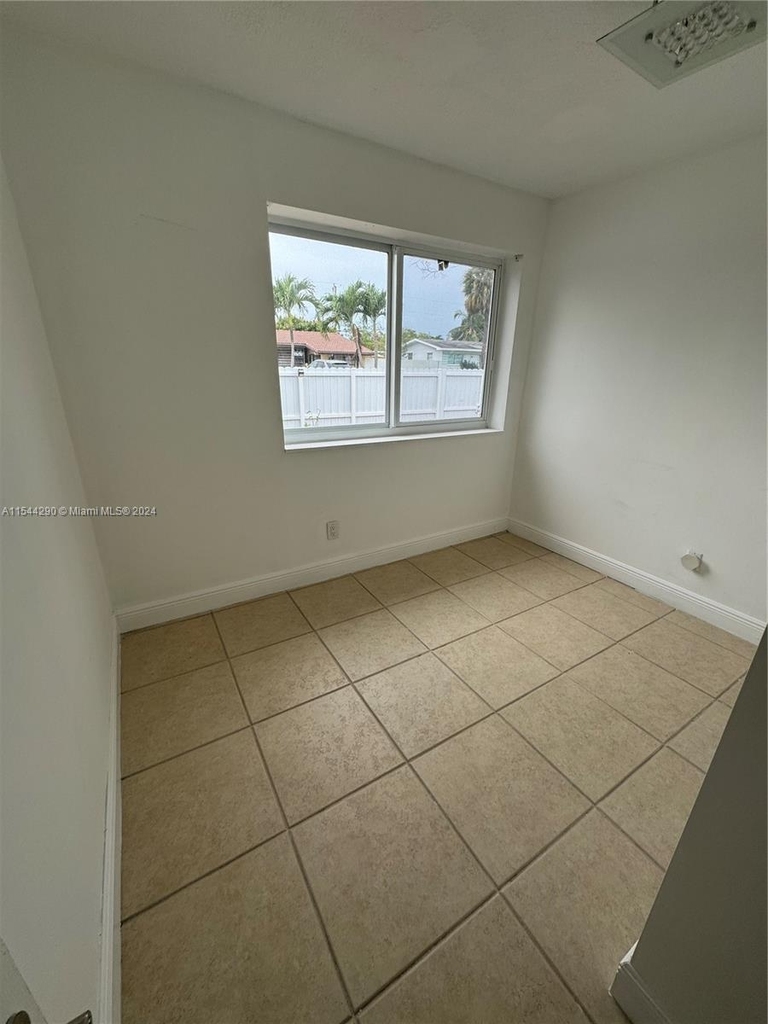 6331 Nw 110th Ter - Photo 6