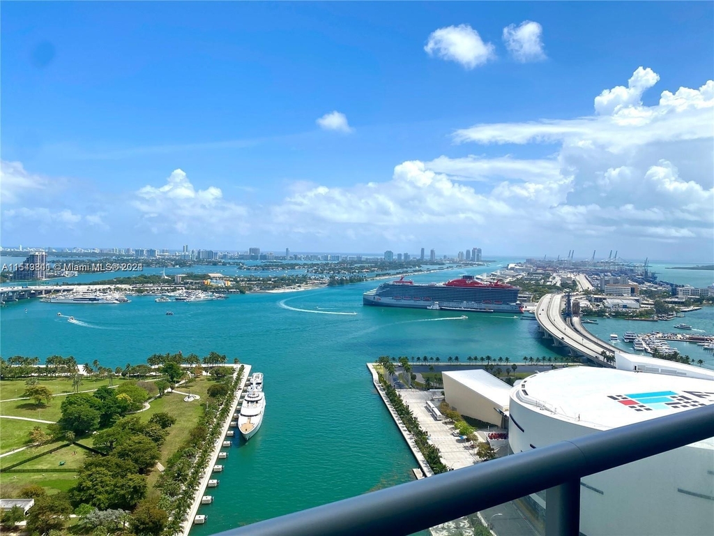 888 Biscayne Blvd - Photo 0