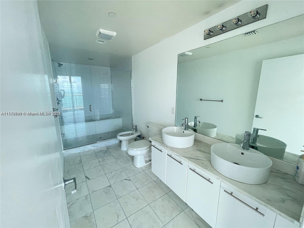 888 Biscayne Blvd - Photo 15