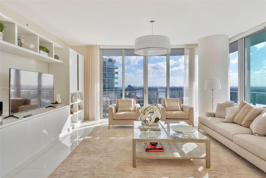 300 Sunny Isles Blvd - Photo 3