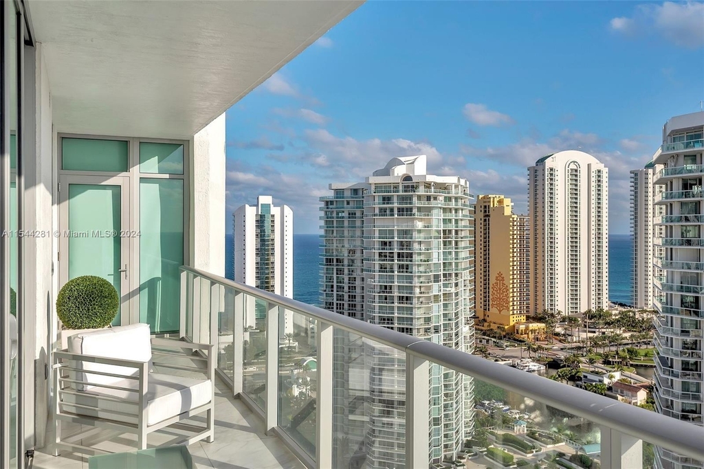 300 Sunny Isles Blvd - Photo 7