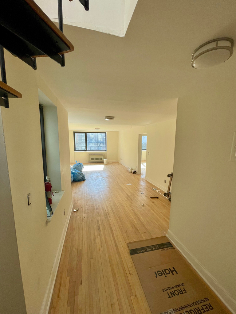 356 West 52nd Street - Photo 0