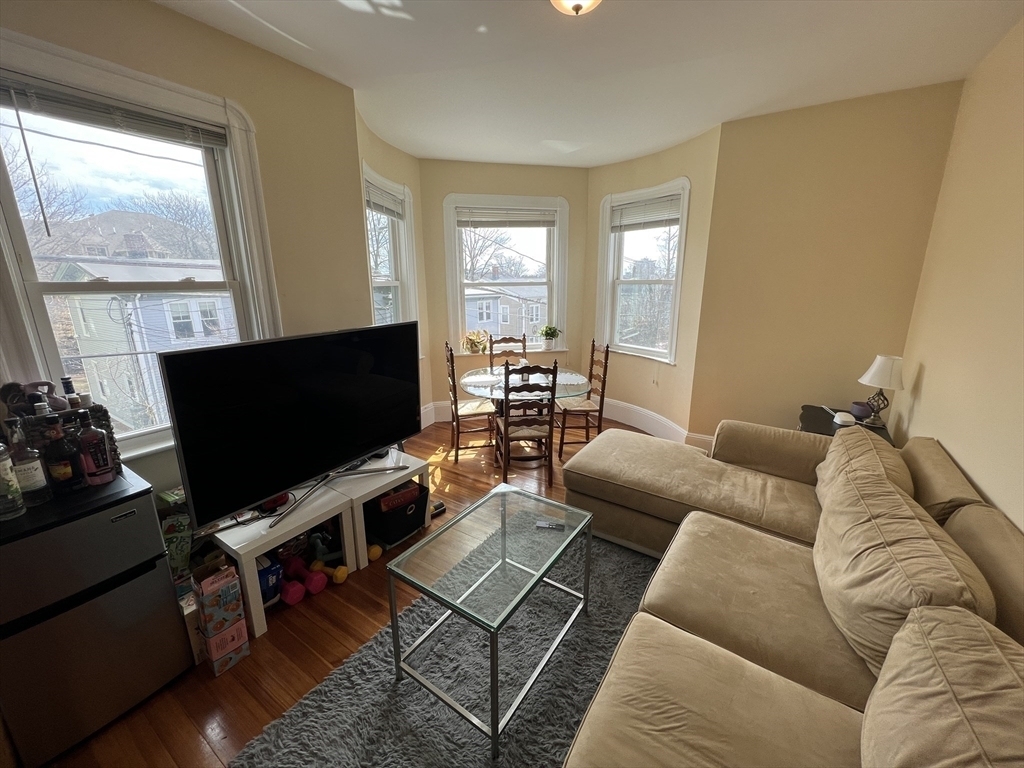 50 Lowell St - Photo 4