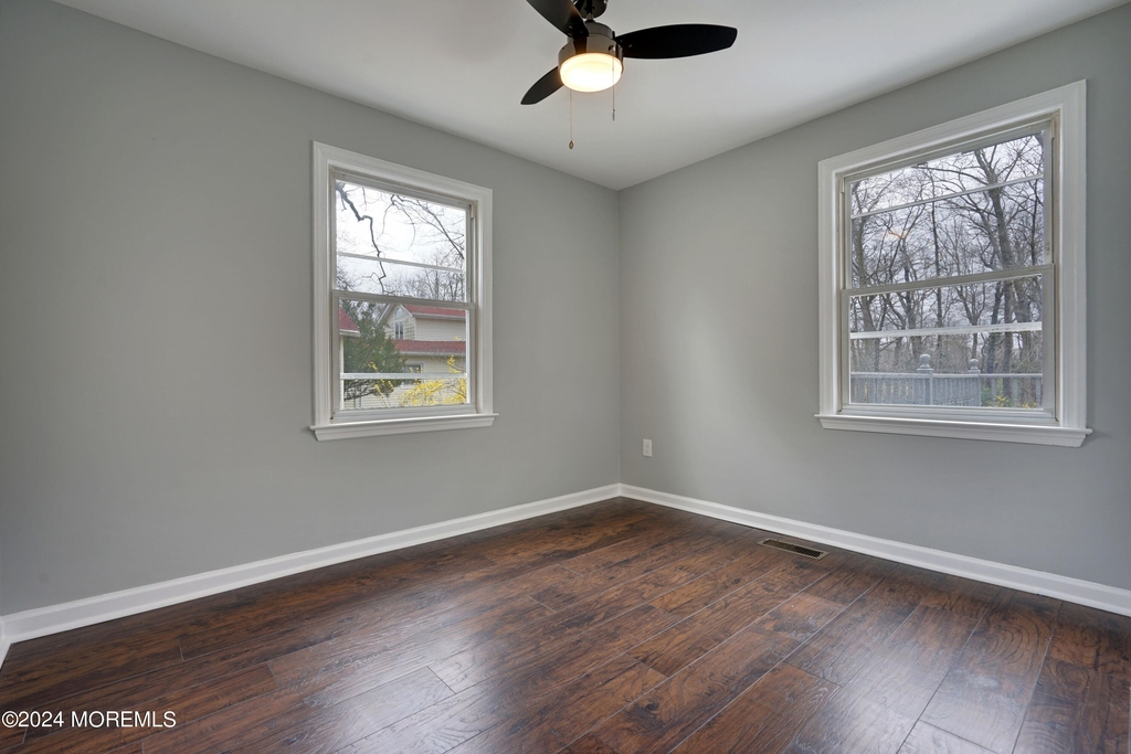 13 Swain Avenue - Photo 23