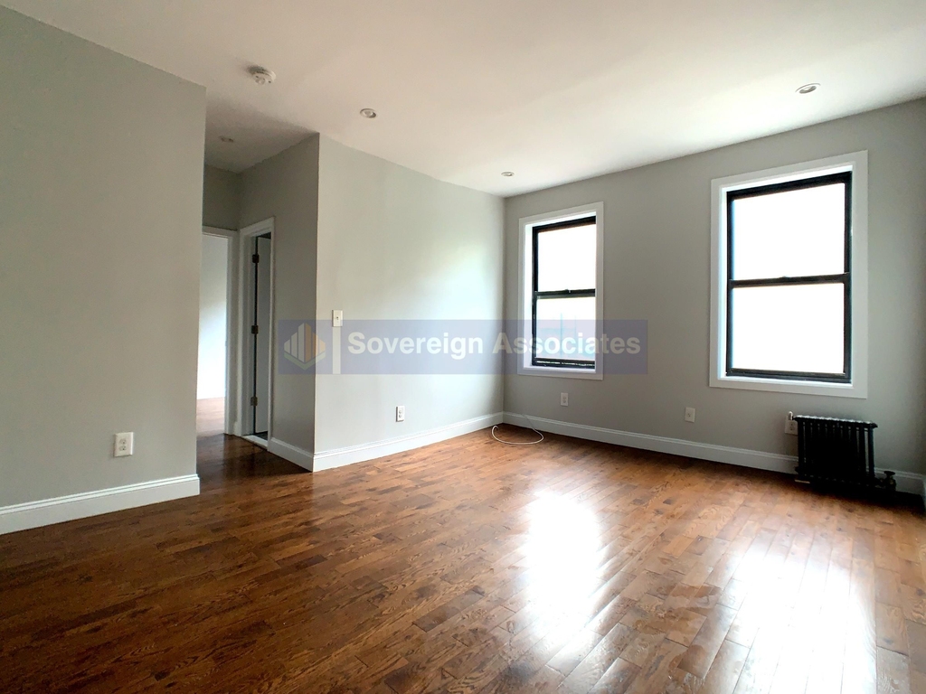546 Isham Street - Photo 0