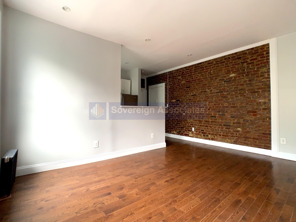 546 Isham Street - Photo 1