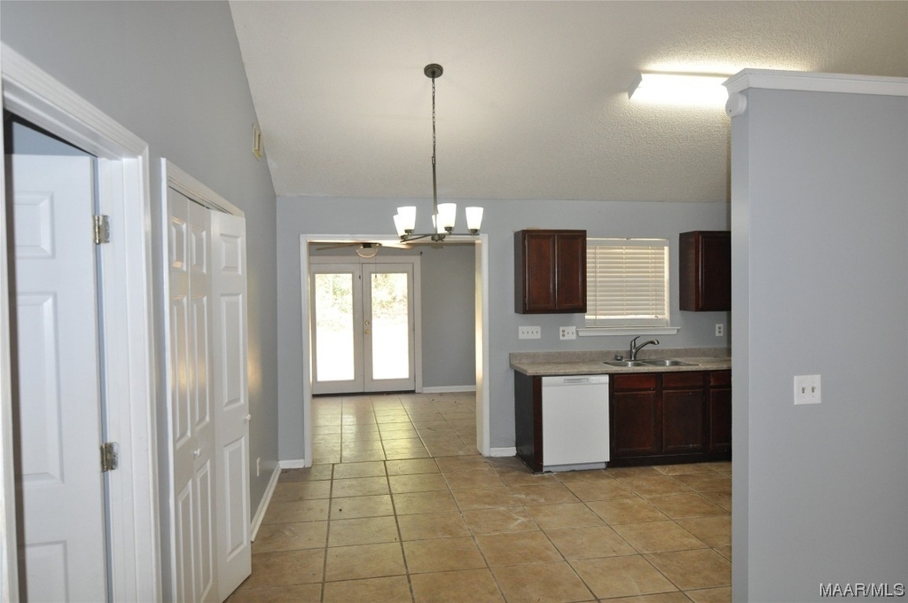 102 Live Oak Drive - Photo 4