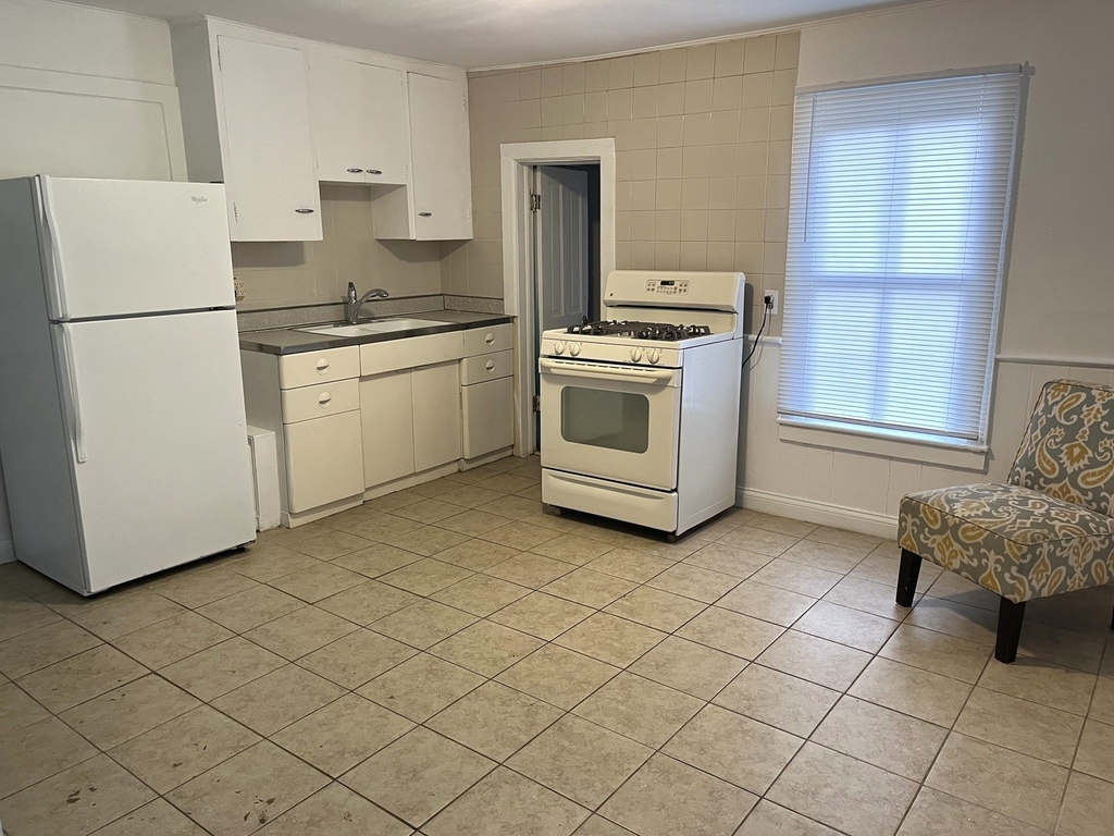 105 N Jefferson Street - Photo 2