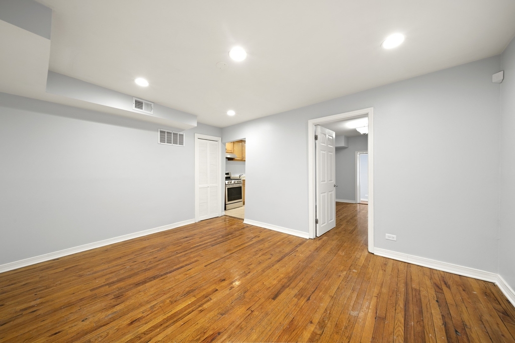 1052 N Springfield Avenue - Photo 6