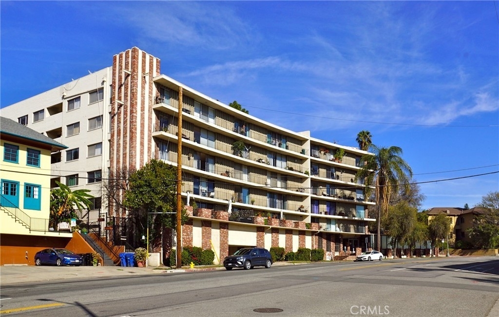 2260 N Cahuenga Boulevard - Photo 1