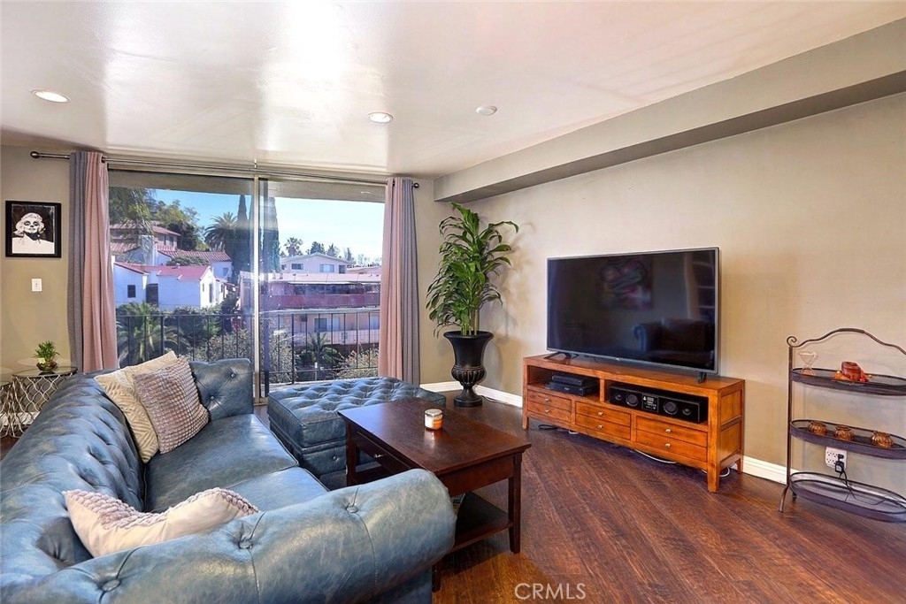 2260 N Cahuenga Boulevard - Photo 34