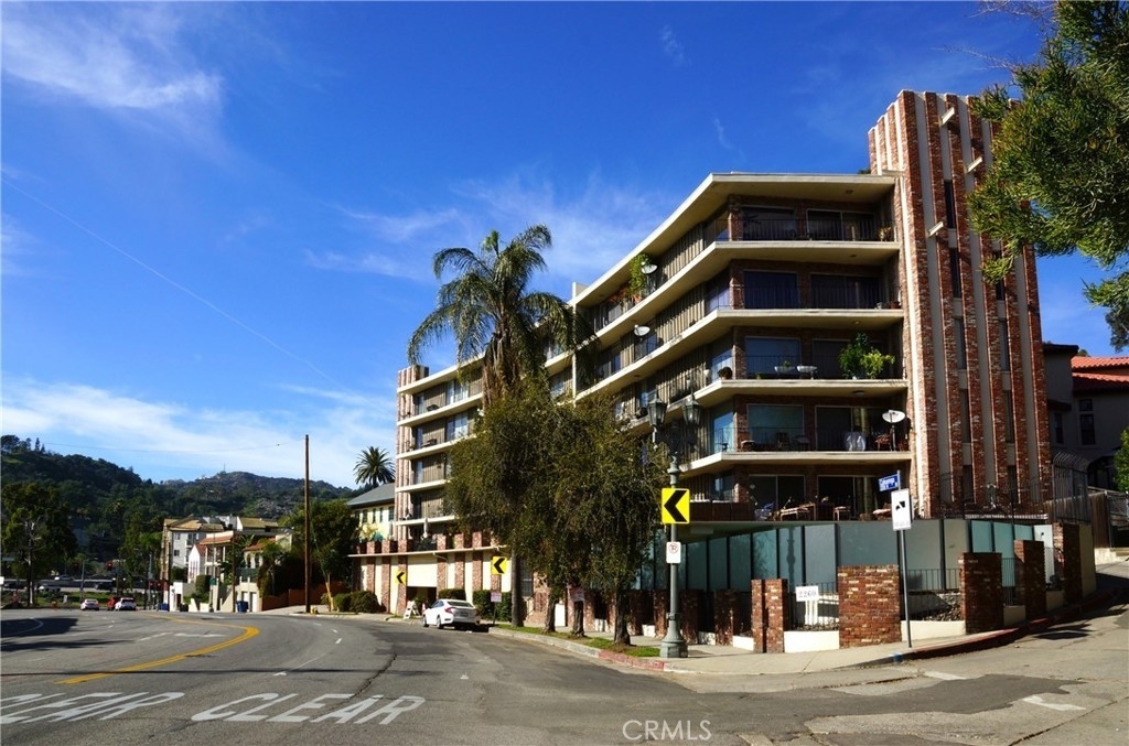 2260 N Cahuenga Boulevard - Photo 4