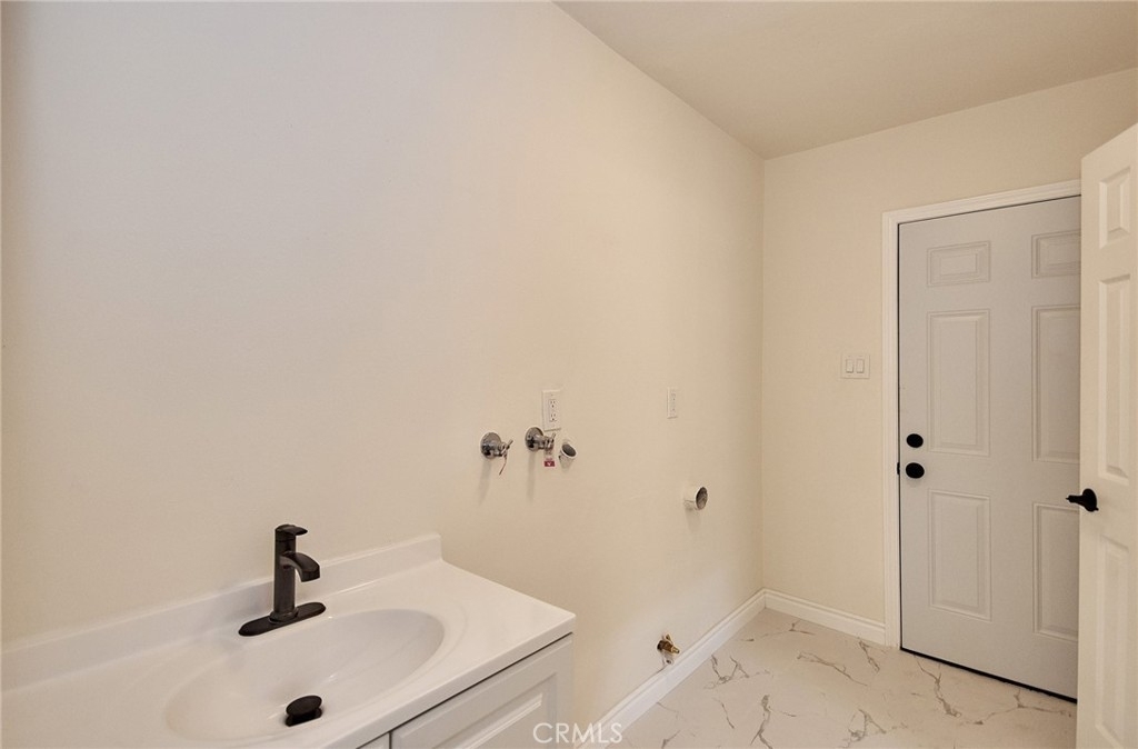 1716 Vine Street - Photo 20