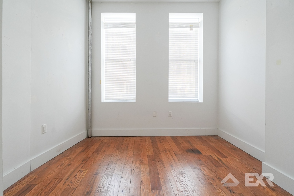 865 Hart Street - Photo 3