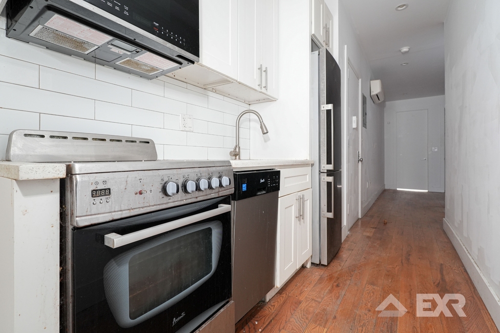 865 Hart Street - Photo 1