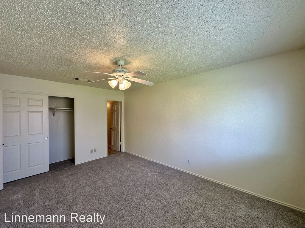 2402 Silverhill Drive - Photo 11