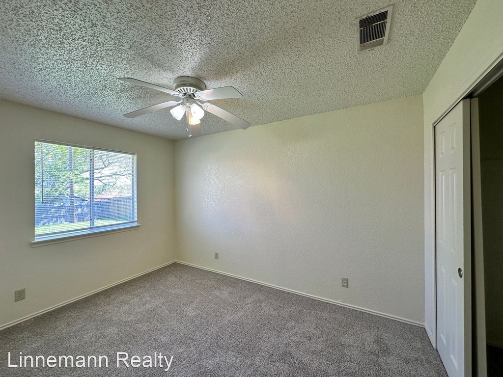 2402 Silverhill Drive - Photo 15