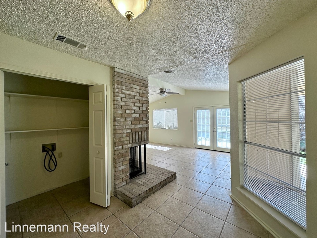 2402 Silverhill Drive - Photo 10