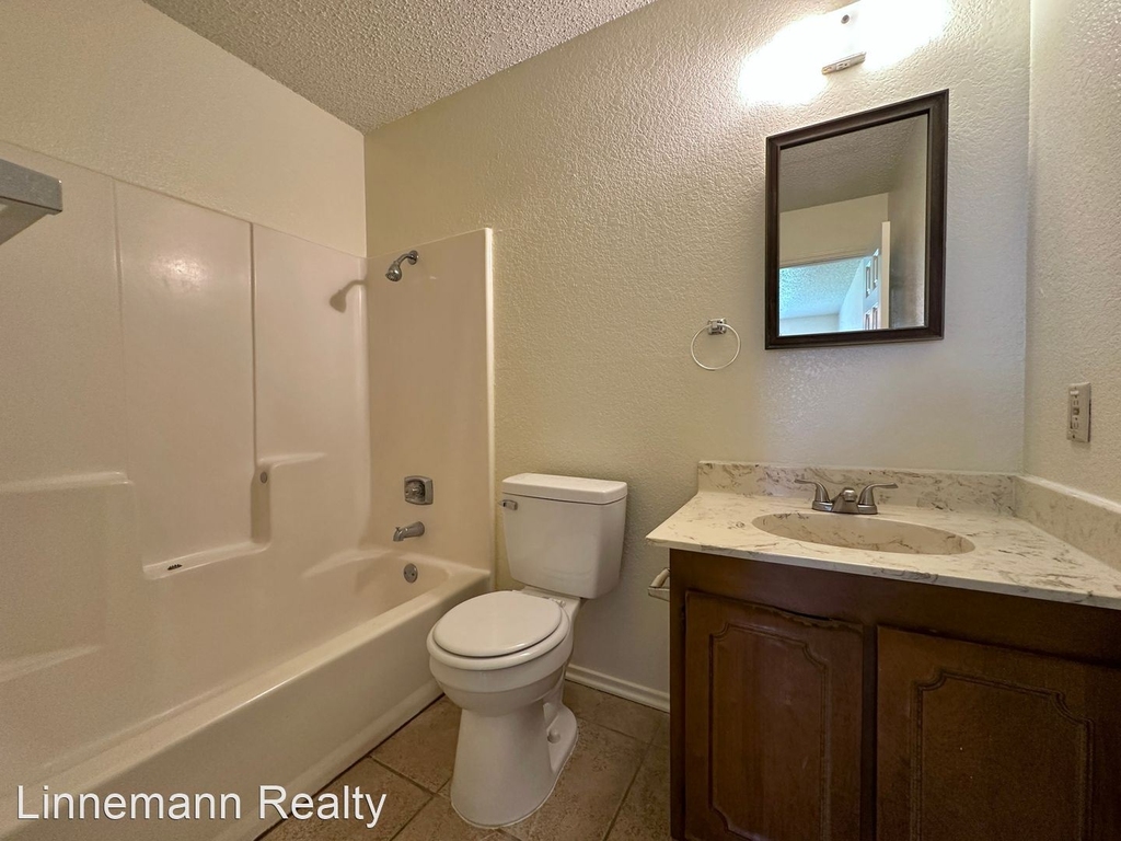 2402 Silverhill Drive - Photo 14