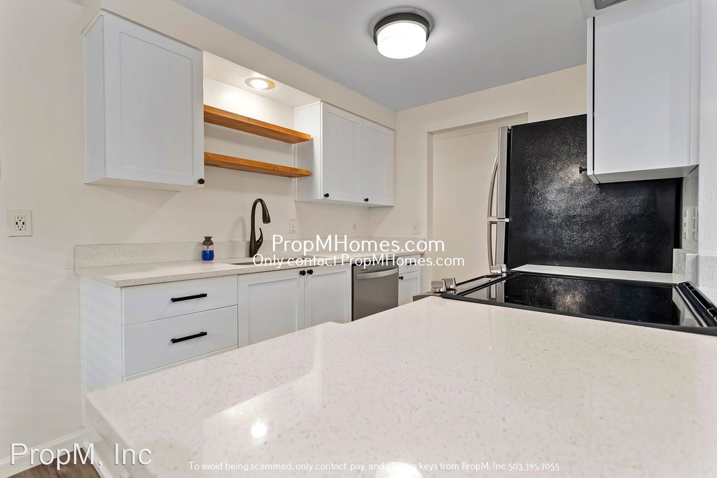 325 Se 32nd Avenue - Photo 2