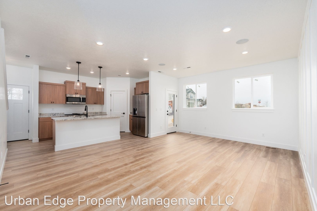 5007 Hagadorn Lane - Photo 2