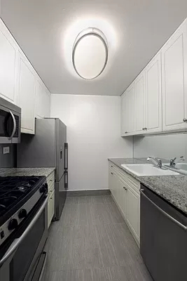 101 West 55th Street - Photo 2