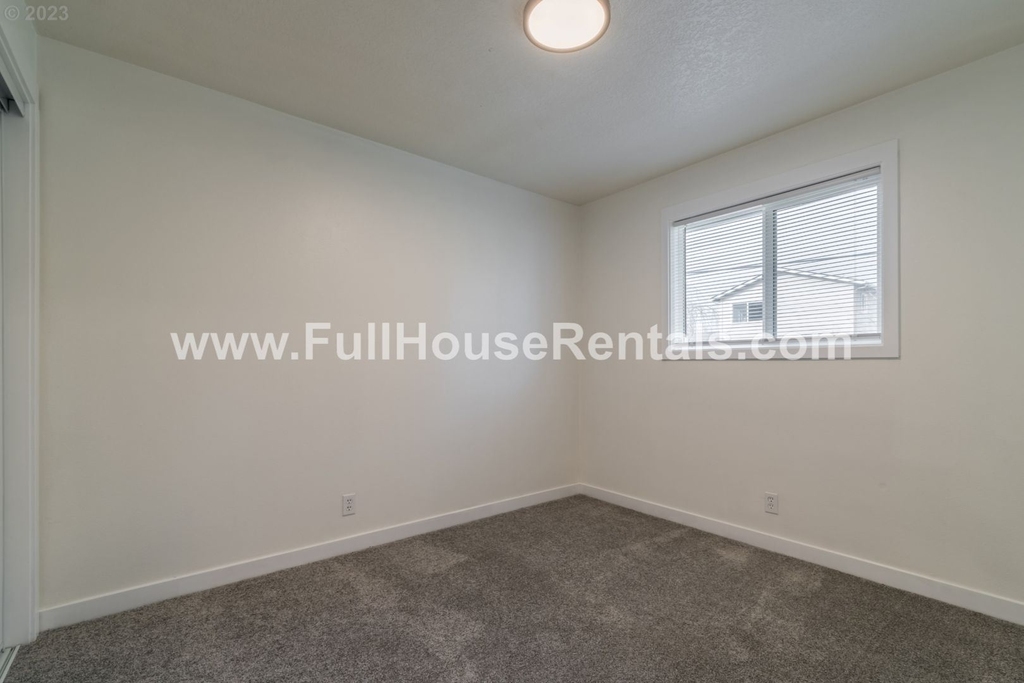 485 W 29th Ave - Photo 14