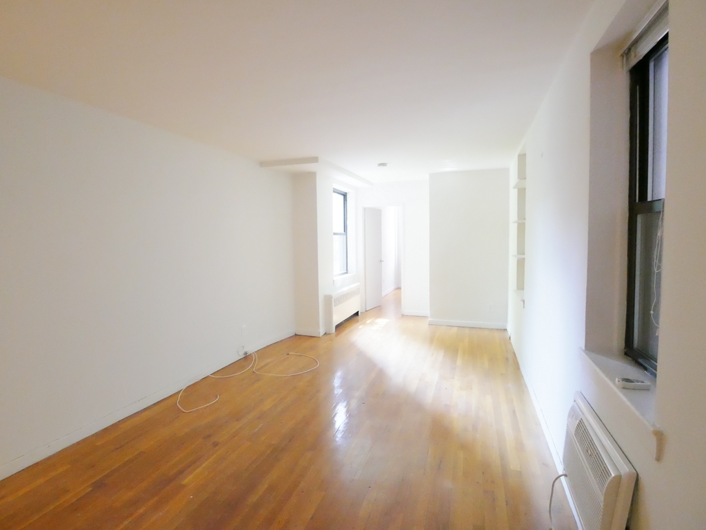 104 East 31st Street - Photo 2