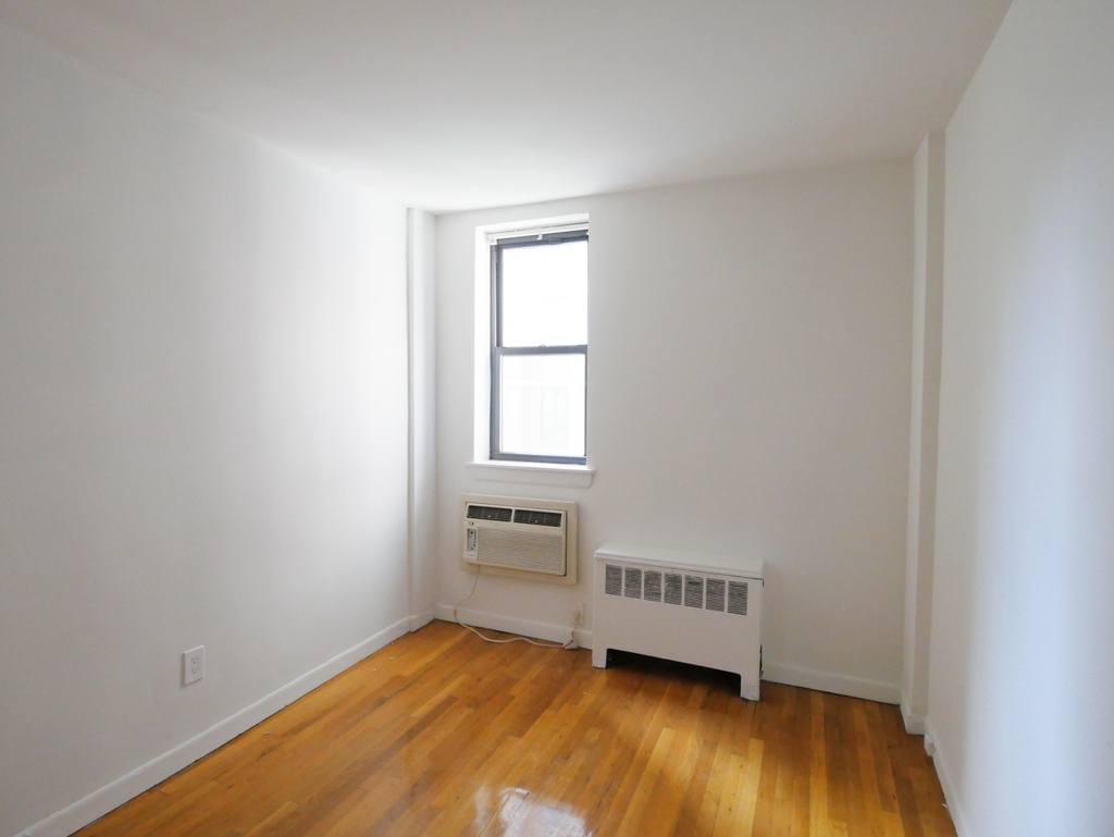 104 East 31st Street - Photo 6