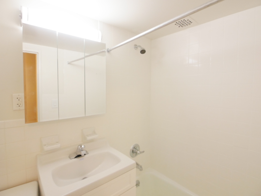 104 East 31st Street - Photo 12