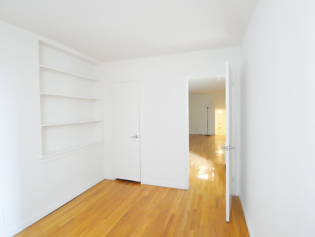 104 East 31st Street - Photo 5