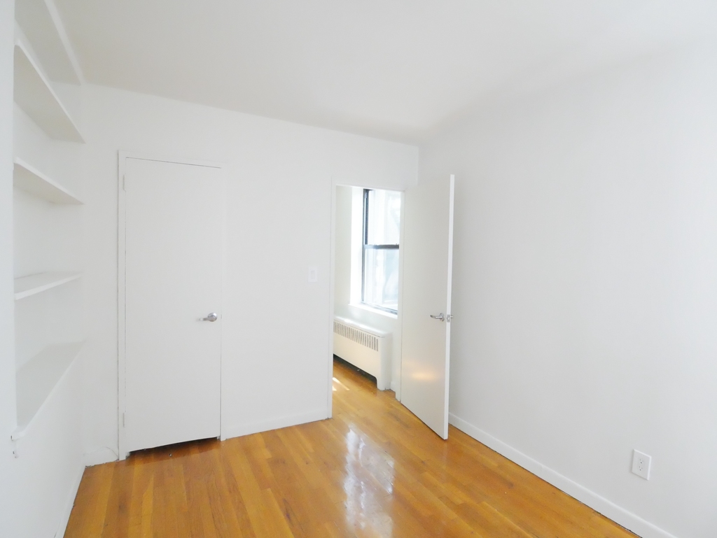 104 East 31st Street - Photo 4