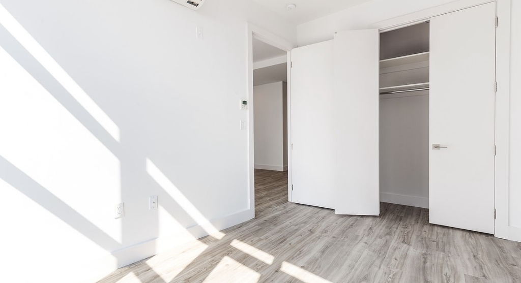 584 4th Avenue - Photo 3