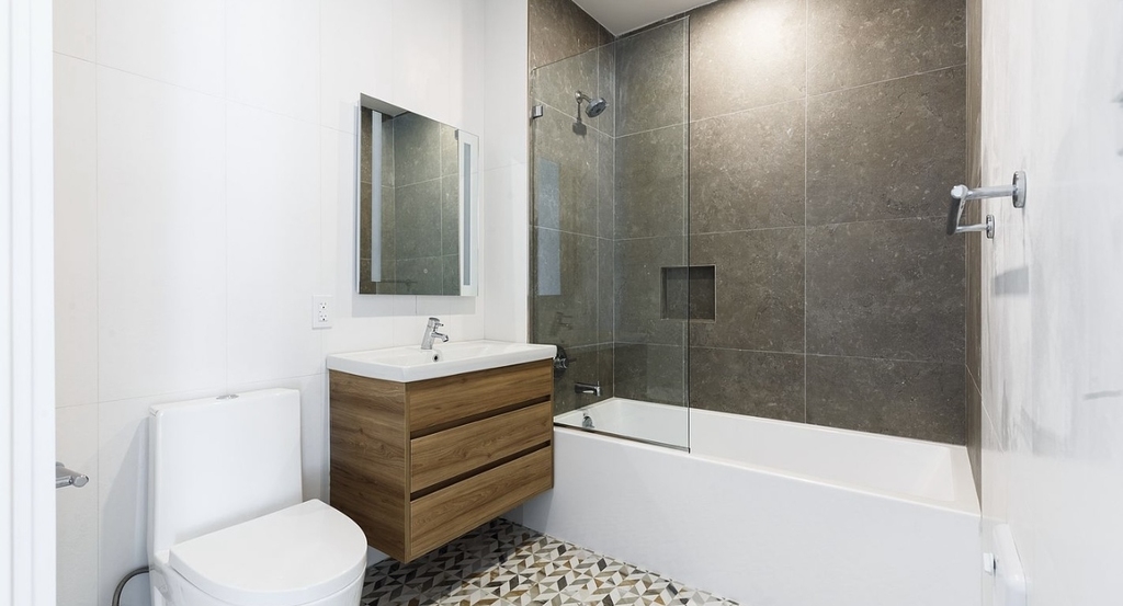 584 4th Avenue - Photo 1