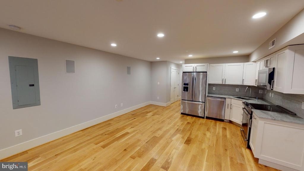 1826 11th St Nw - Photo 3