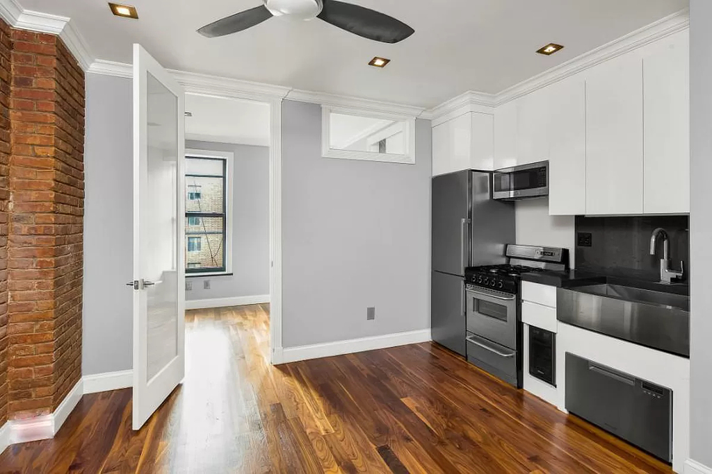 16 East 116th Street - Photo 1