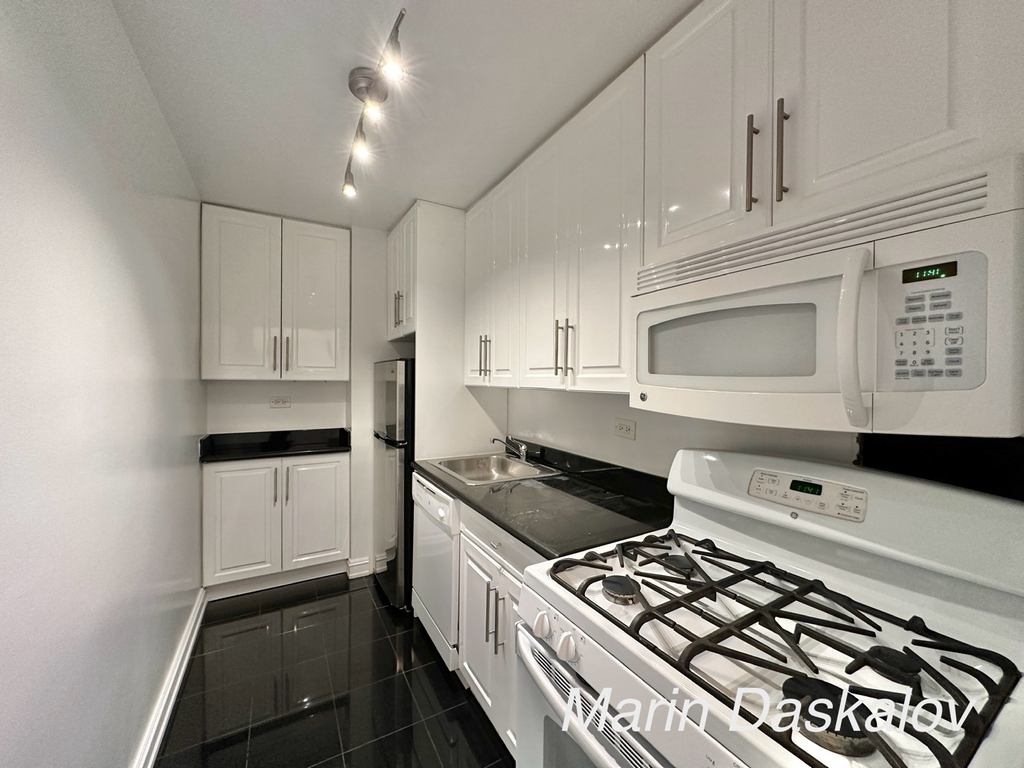 53st 8 Av - Photo 6