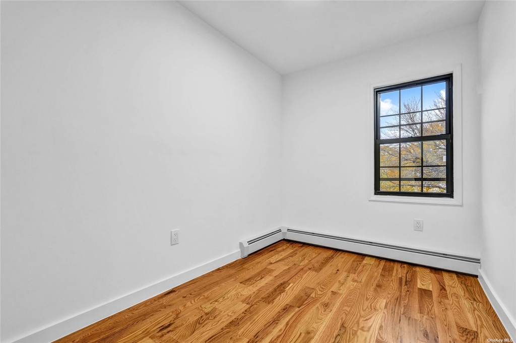 110-12 Ditmars Boulevard - Photo 1