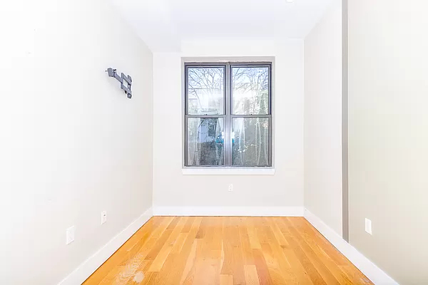 250 Melrose - Photo 9