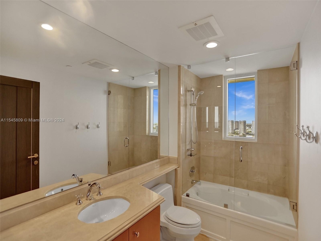 17875 Collins Ave - Photo 27
