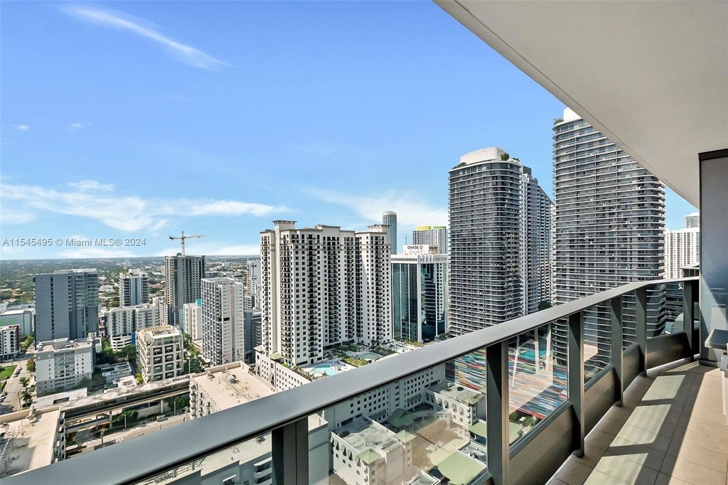 1000 Brickell Plz - Photo 17